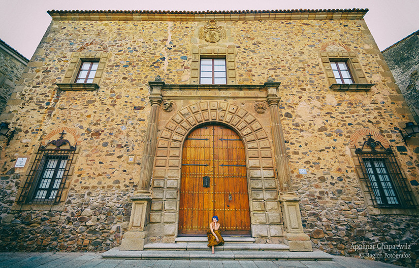 2017_Varios_Ragich_Fotografos_Nuria_Caceres_en_tu_mano_Extremadura_007